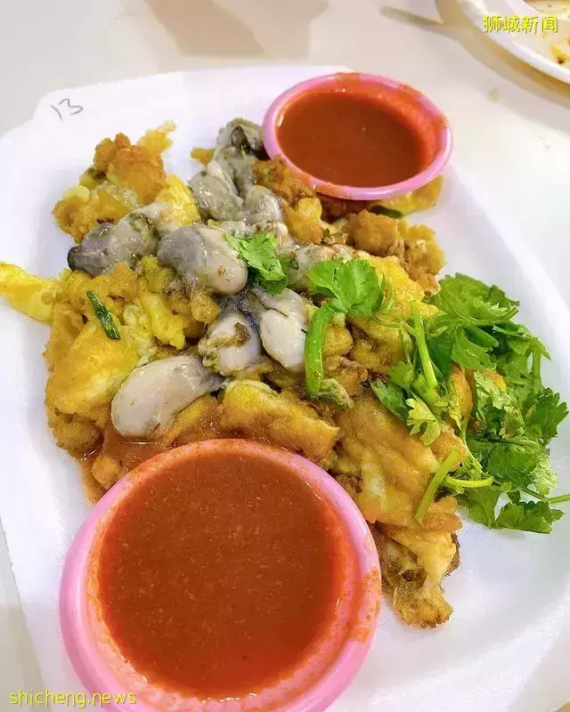 新加坡必吃寶藏特色美食“合記炒蚝煎”😋金黃酥脆雞蛋酥+柔嫩多汁牡蛎，口水流一地啦
