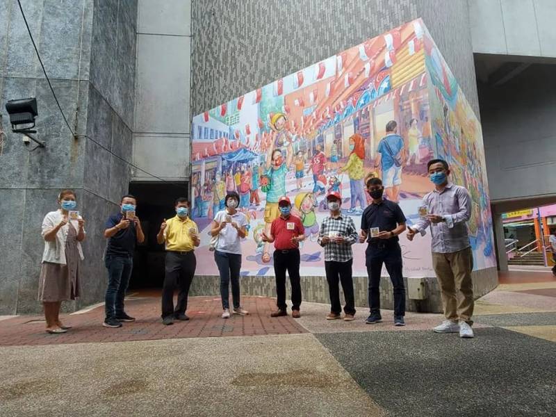 新加坡“吃喝購物在鄰裏”首個遊覽團已結束觀光，議員陪同，明星導遊