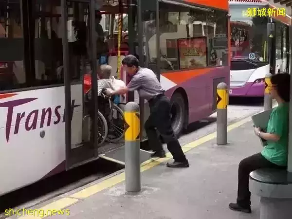 新加坡移民，精英瞬間成了“下等人”