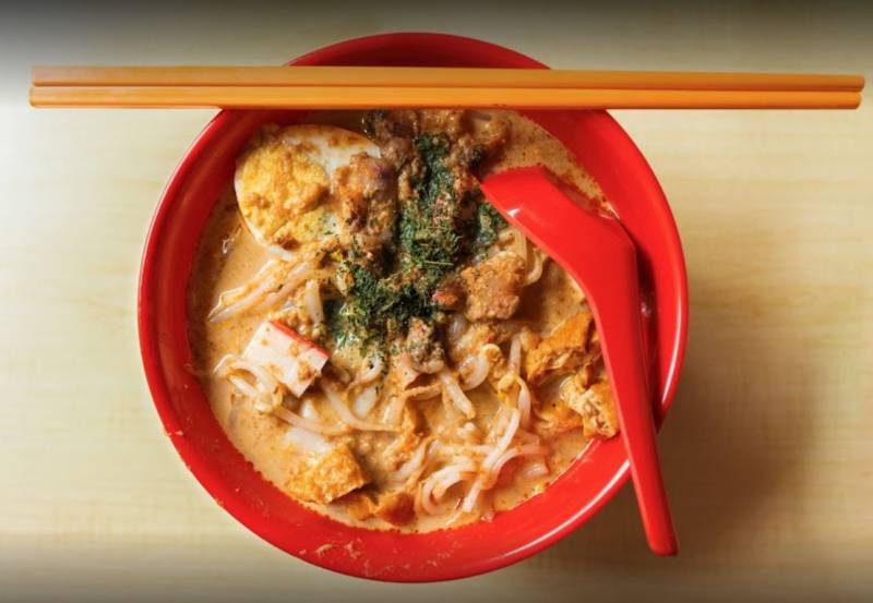 新馬知名的道地美食!來碗熱騰騰的叻沙吧