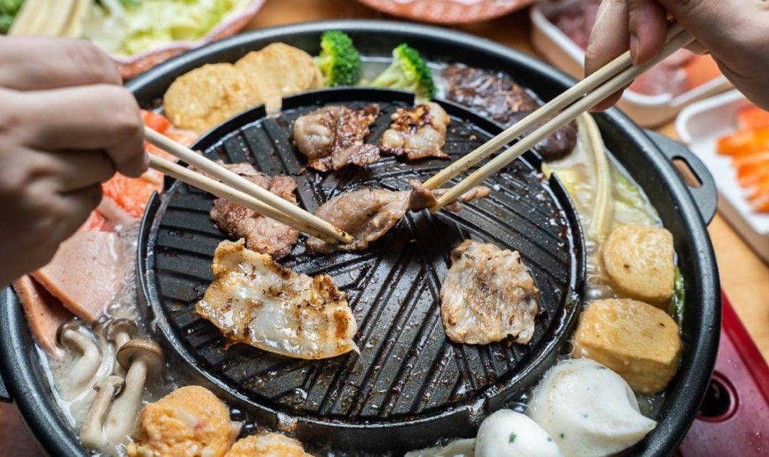 牛車水美食街首家!泰式烤肉+火鍋自助,每人僅$29,吃到扶牆出