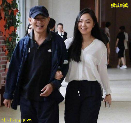 李连杰小女儿毕业照刷屏!太美了!因孩子教育选择移民新加坡,优秀