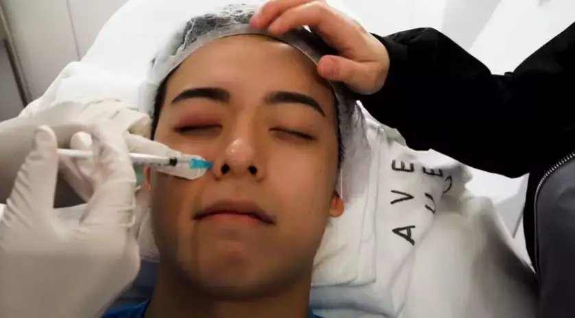 一脫致富！獅城最黃男網黃 罪成或坐牢