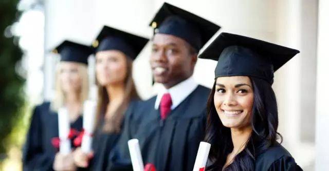 同样都是推行精英教育，新加坡和香港有什么区别