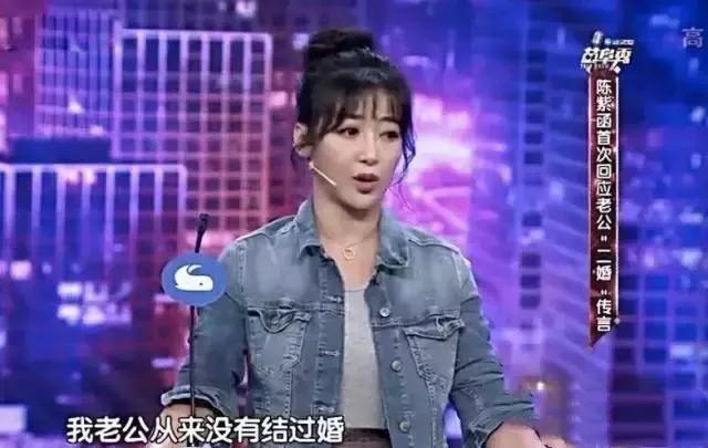 新加坡一线男星回国糊成18线,娶大六岁女演员,将其当作女儿宠