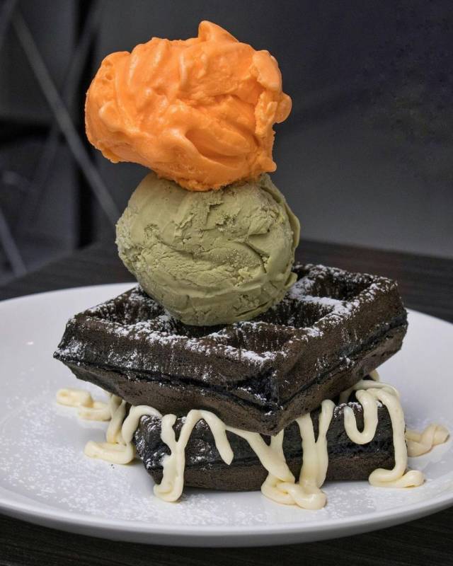 夜貓行動！精選10家新加坡深夜食堂🍻 半夜三更睡不著、美食陪你到天亮