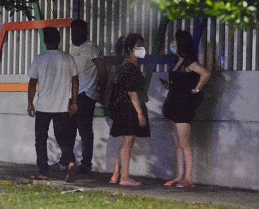 芽笼重现站街女 主动降价抢客