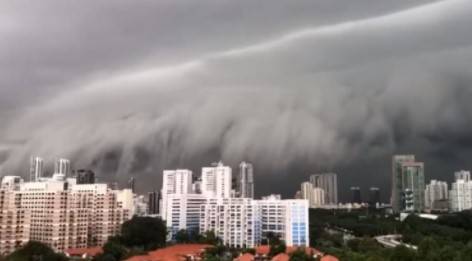 新加坡上空上演災難片!快一起來看看吧