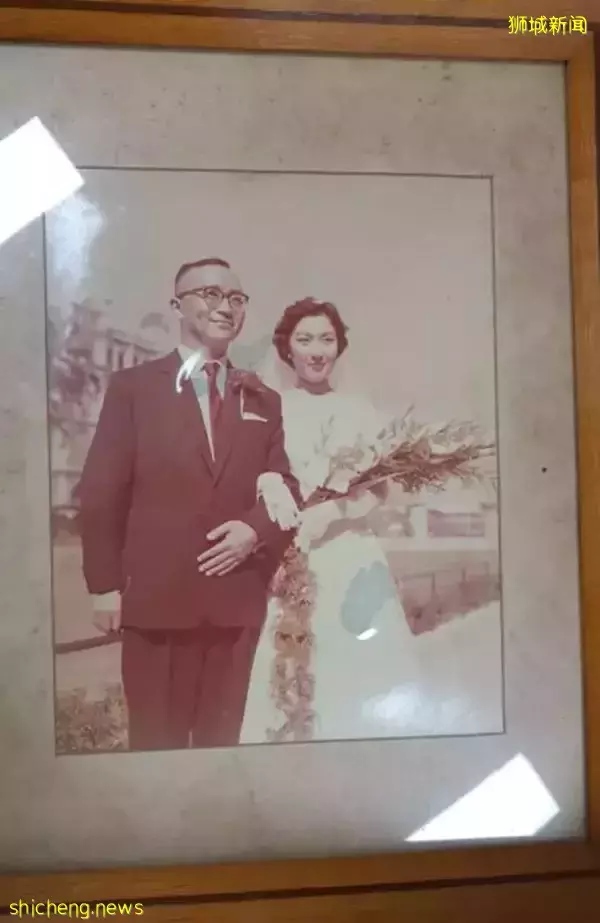 亡夫遗物无价宝 华妇盼物归原主