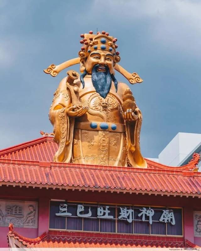 昨晚,新加坡三巴旺財神廟發生了大火,慘不忍睹