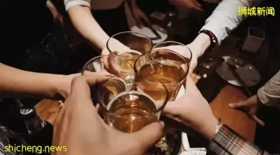 宿舍里"酒后乱性"?!新加坡排名第一的大学不能忍了