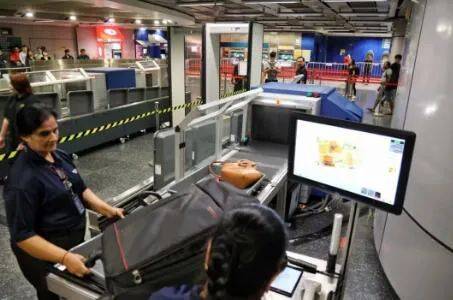 新加坡女明星被当众打脸揪发,竟是为了这件事