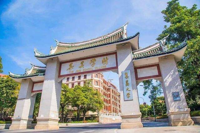 新加坡的20元新钞,反面印有8位先驱人物,为何有一位中国人