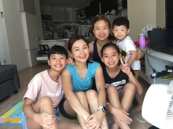 ◤行动管制◢ 回香港计划受阻 陈秀丽直播在家运动