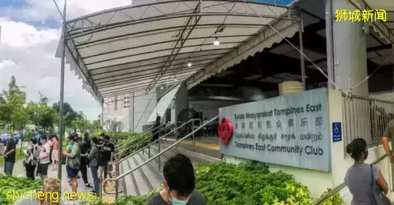 打追加剂人数增加又不必预约 新加坡莫德纳接种中心现人龙