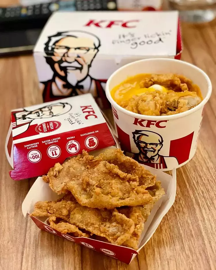 KFC新品Golden Cheesy Crunch限时售卖🤤还有经典炸鸡皮回归!参加新春淘金乐,有机会赢取金条和礼券🎁