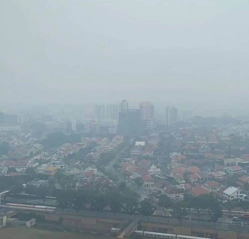 新加坡告急 | 雾锁狮城，全岛“窒息”