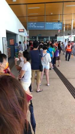 便利店临时取消卖口罩 公众特地请假反扑空