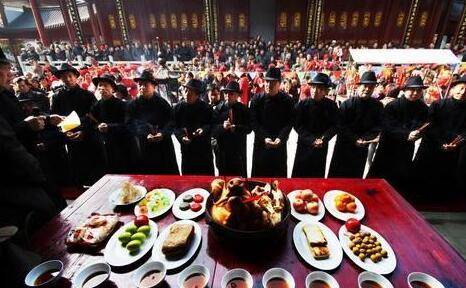 他说:我虽是华人,但跟中国的关系,随时可以牺牲