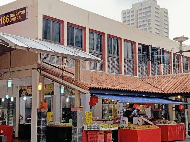 夜偷果摊12个榴梿 无业汉坐牢1天 罚3600