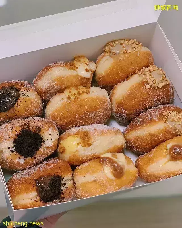 接好糖衣炮弹!盘点新加坡爆浆甜甜圈Bomboloni🍩圆圆鼓鼓外形、内馅满到流心😙