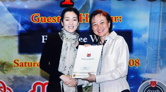 “8年了,我還拿不到一張新加坡綠卡……”