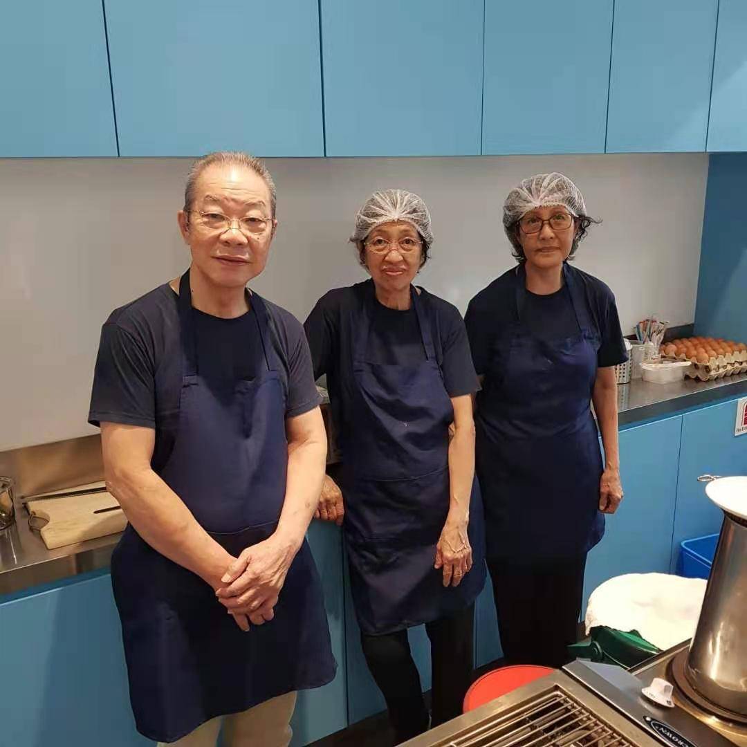 一群70岁老人经营的咖啡店,会带给你惊喜呦