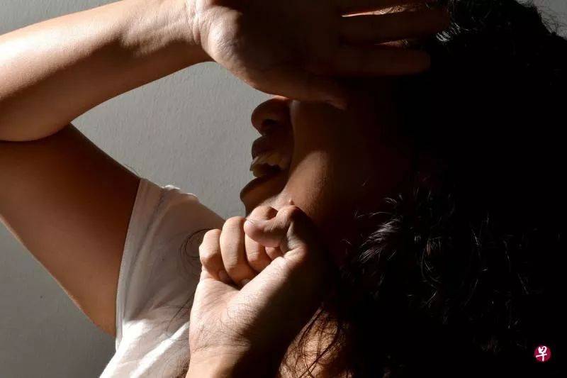 31岁家暴男竟在德士上对怀孕妻子犯下如此罪行