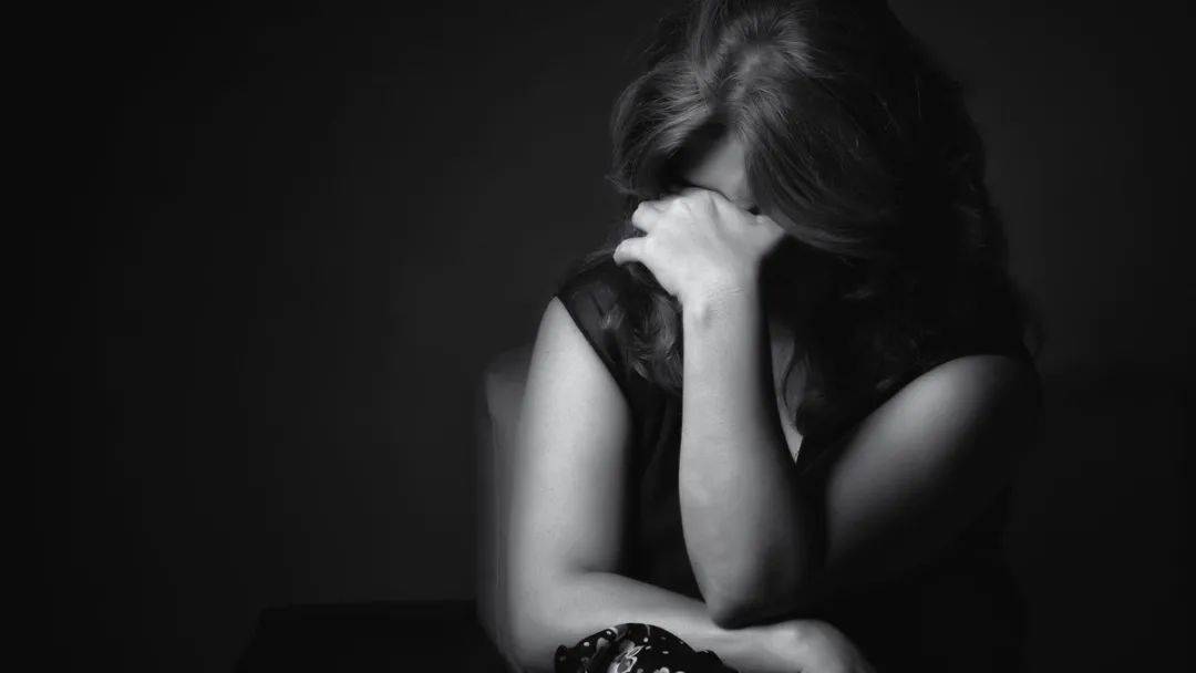 突然坠楼！在新加坡请女佣，千万要注意这五件事