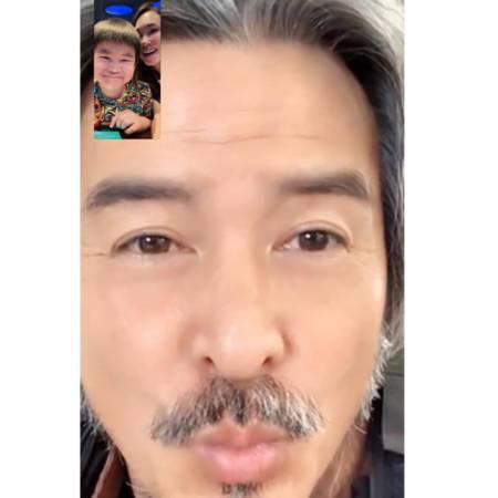 请老婆范文芳开直播 李铭顺隔空见证儿上小一