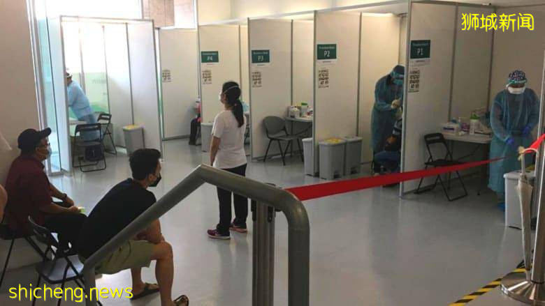 公众烈日下排队检测 莱佛士医院现100米人龙