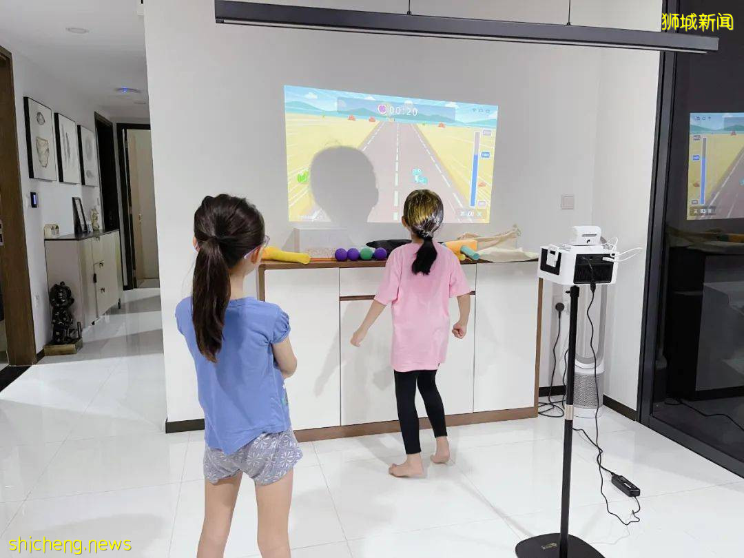 高科技！新加坡家庭必備的宅家神器，運動、教育、遊戲、投影儀功能......都有