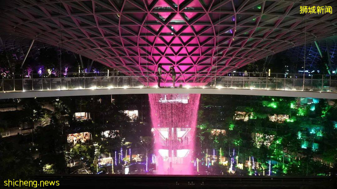 恐龙、游园、卡丁车、环球之旅,樟宜机场都能玩