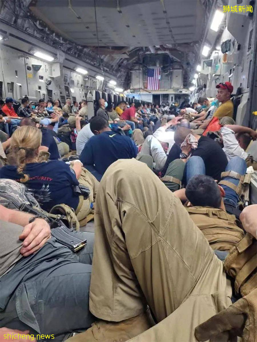 李光耀又“神預言”了美國和阿富汗？一夜變天！難民扒飛機高空跌落，自拍視頻曝光