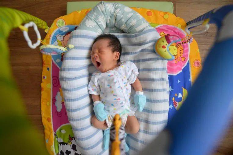 刚刚！全世界都羡慕新加坡这个养娃天堂，又天下第一