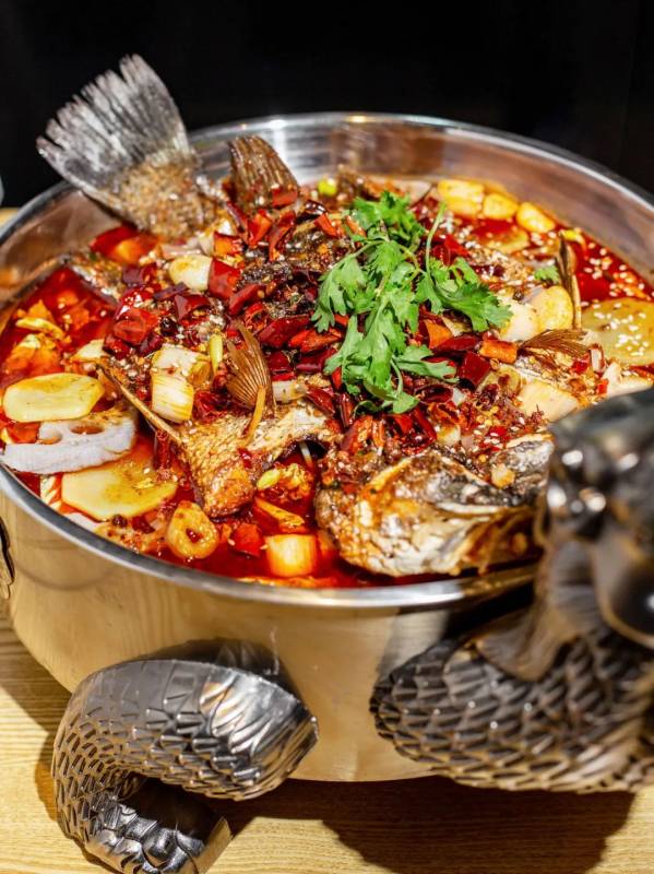 $6666大錦鯉又來了!去年火爆麻辣香鍋旗艦店又開新店了