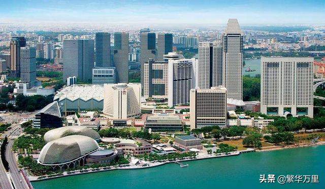 新加坡570多萬人,經濟與陝西省相當,一月工資多少錢