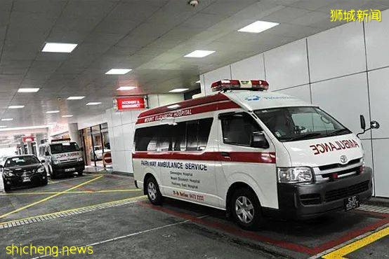 小心!有人在新加坡濱海灣花園徒步,被2米蟒蛇咬傷