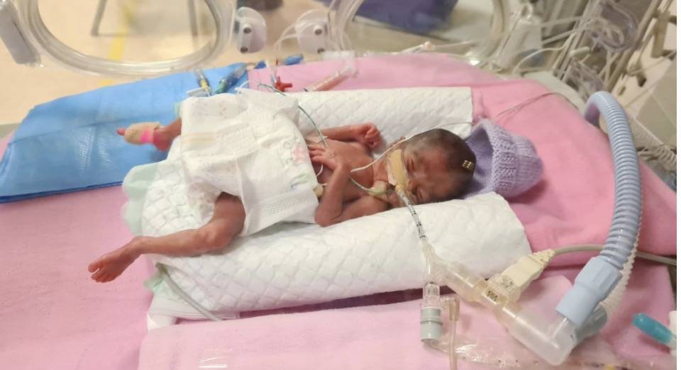 新加坡看病太贵:她的早产儿账单40万新币!女佣病危雇主要花15万新币