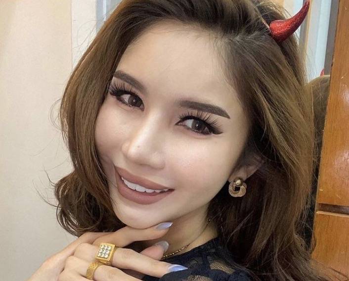 出动122个警察抓网红!他因穿粉色长裙被捕