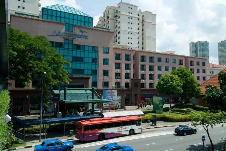 血拼！新加坡那些又大又便宜的奧特萊斯折扣店