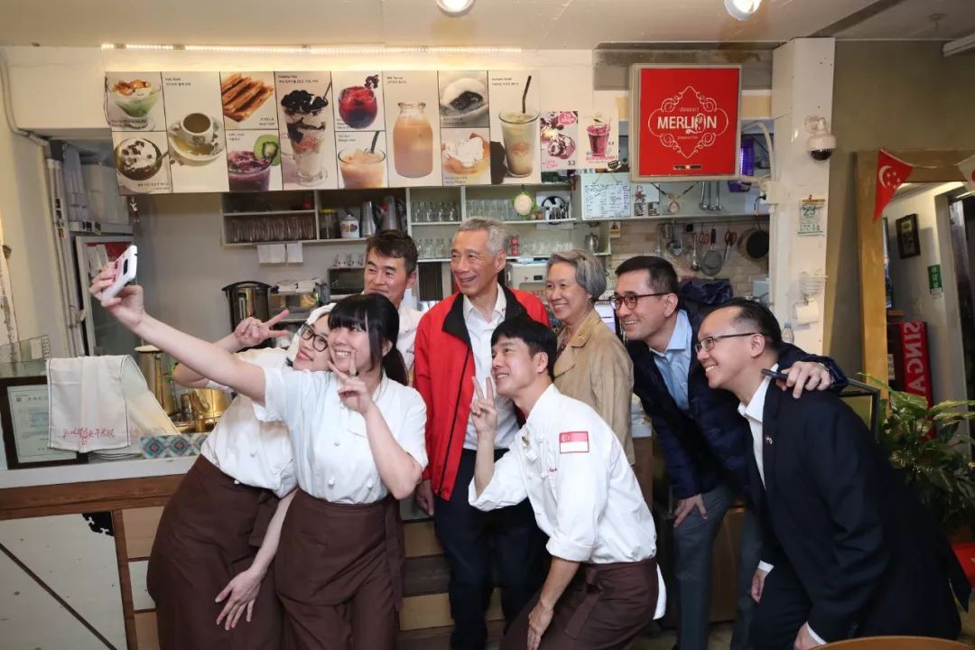 李显龙CP秀恩爱放大招:在韩国搭了个“凯旋门”!