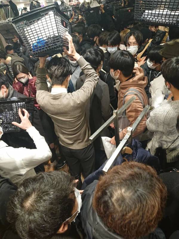 預警!引發日本人失態瘋搶的衣服,11月20日要來新加坡