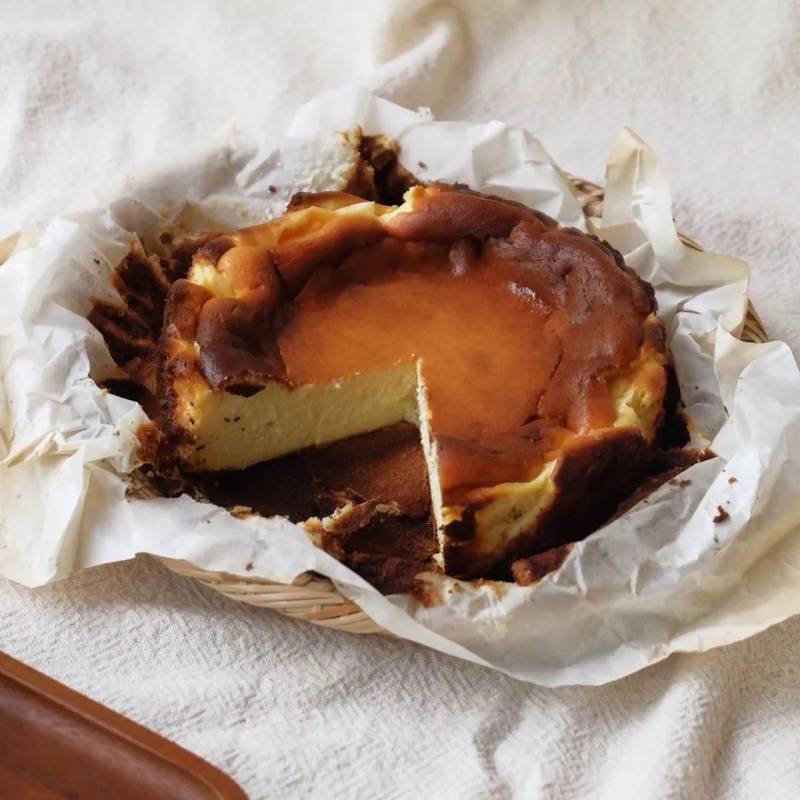 網紅蛋糕打卡，新加坡那些外表焦黑但風靡全球的Burnt cheesecake