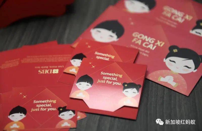 春節前，新加坡華人年複一年總得跟新鈔票來一場“你追我逐”