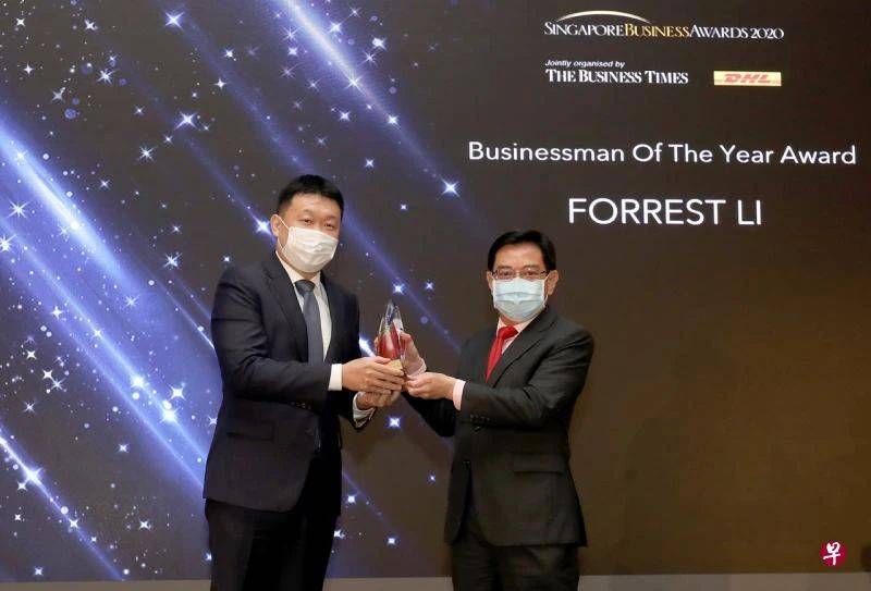 3年前，李顯龍總理說，新加坡部長在中國像個“鄉巴佬”。前天，這一切變了