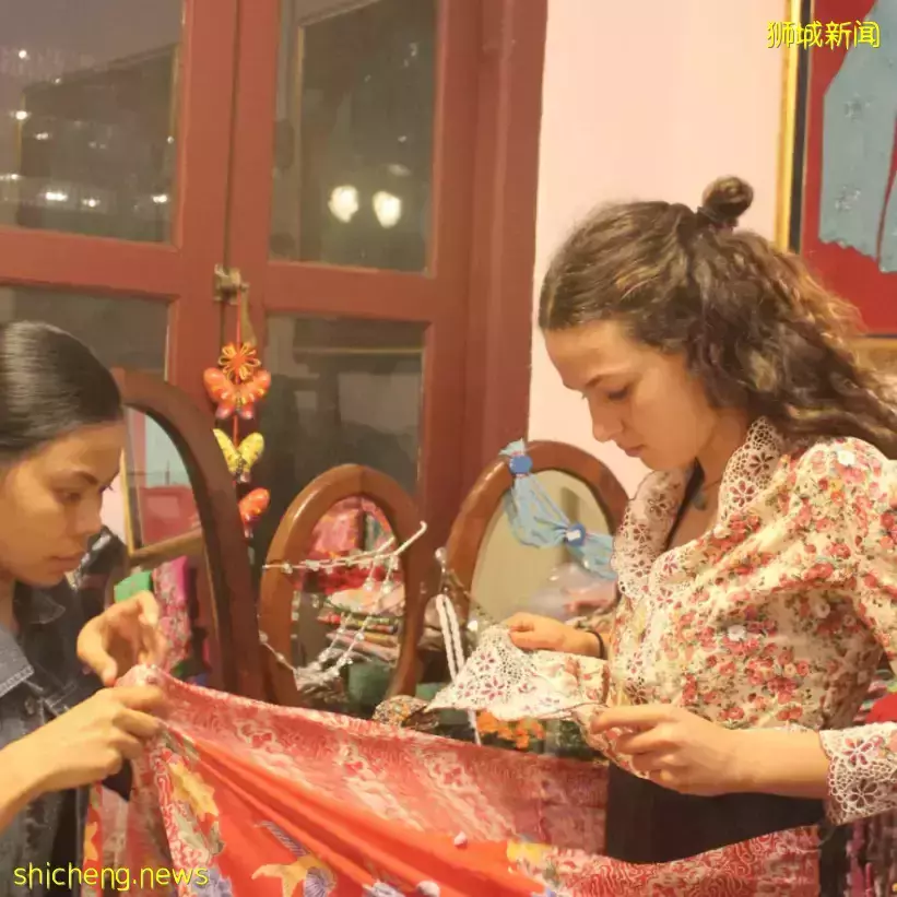 新加坡新玩法，當一天“小娘惹”！穿傳統服裝、喝下午茶、逛南洋市場