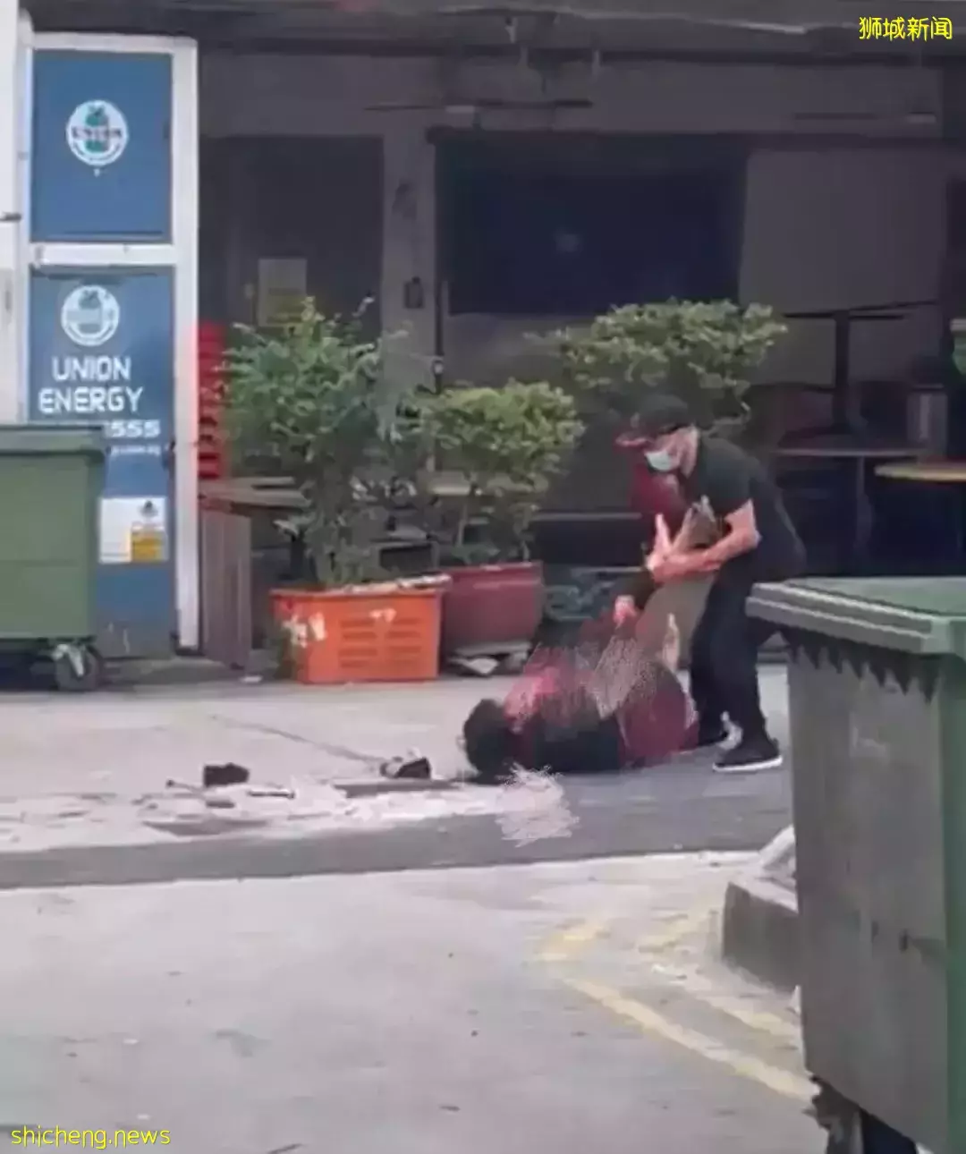 最新進展！火鍋店砍妻的中國男子今日被控！或終身在新加坡坐牢