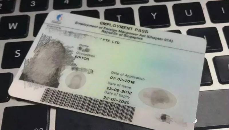 過去10年,新加坡本地的高管職位,有多少被外國人占了