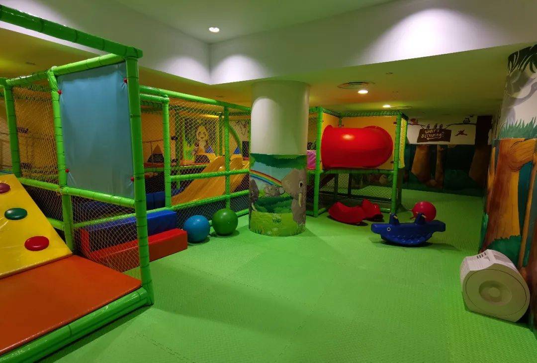 吃土也要去!1家3口嗨翻新加坡五星級酒店,私人沙灘、樹屋、兒童俱樂部…太值了